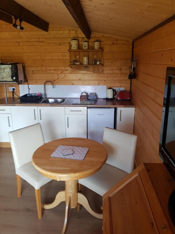Country Bumpkin - Romantic Couples Stay In Oakhill Cabin Exterior foto